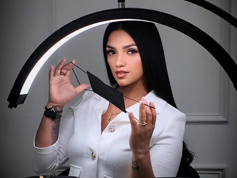Meraki Studio Miami teaching method — hands-on lash training